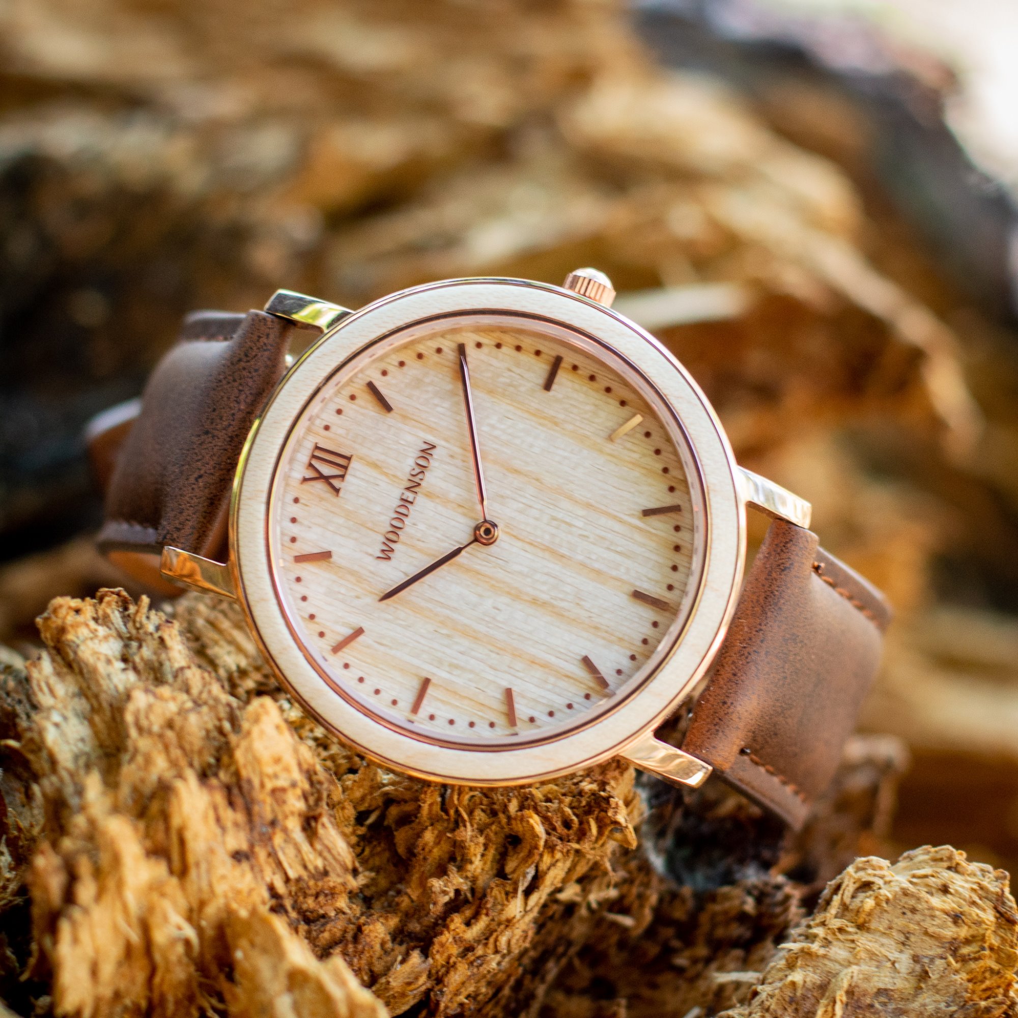 Reloj de madera de bambú con correa de tela modelo Yellowstone